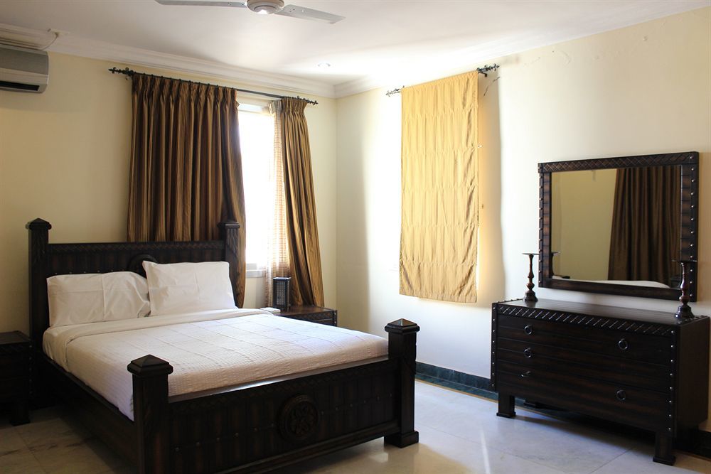Ibc Hotels & Resorts Pvt. Ltd. Бангалор Екстериор снимка