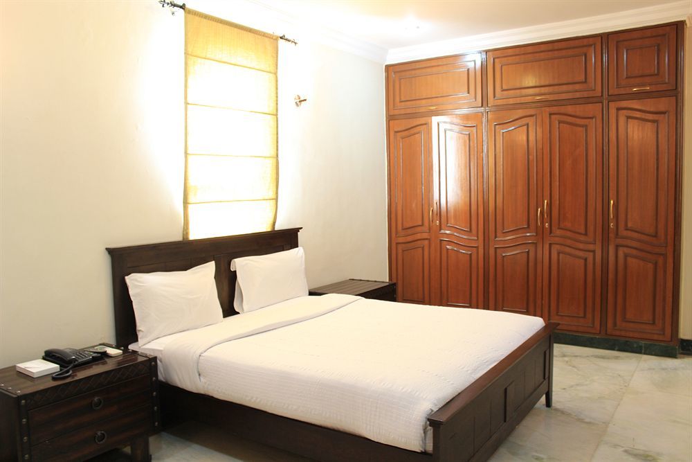 Ibc Hotels & Resorts Pvt. Ltd. Бангалор Екстериор снимка